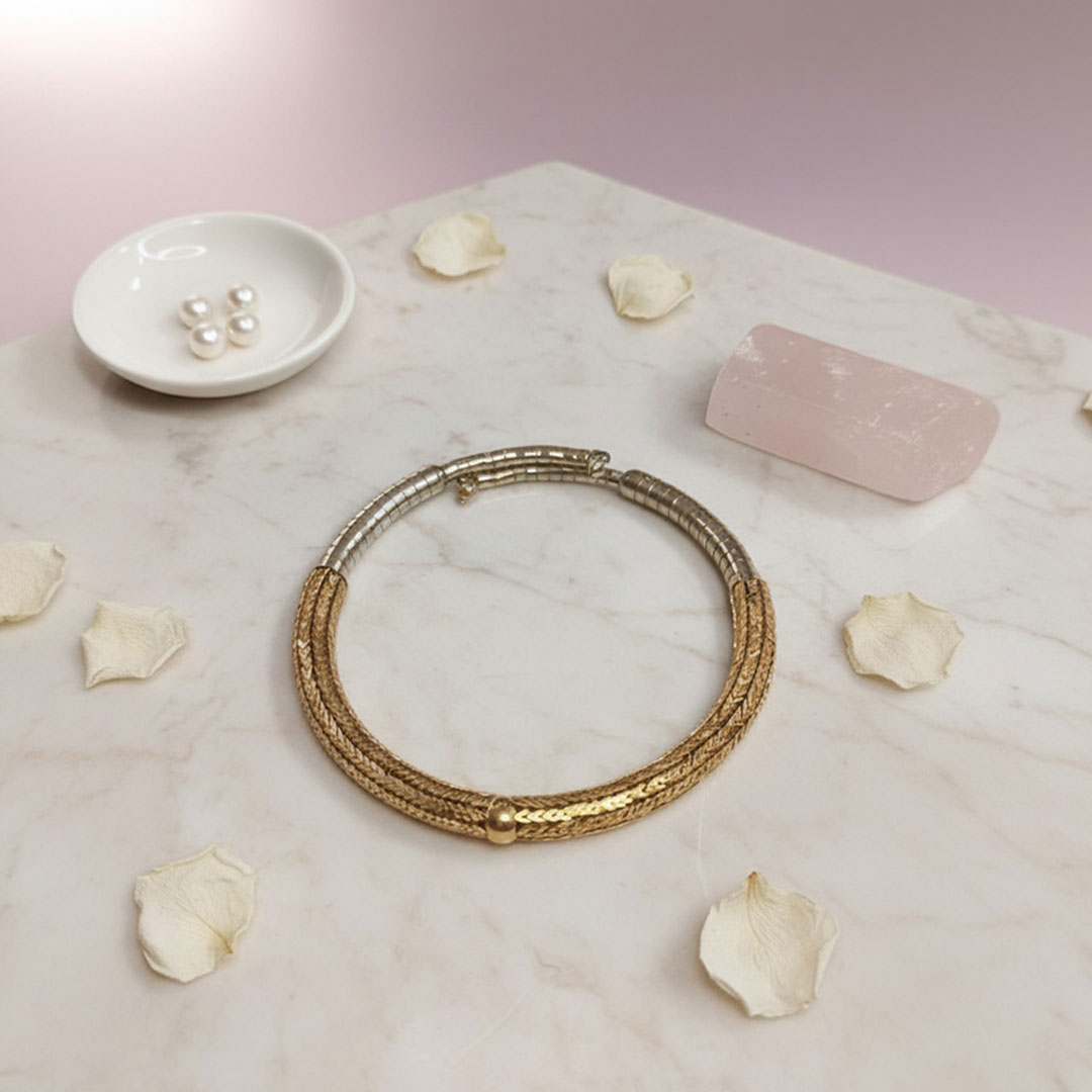 Gold-Plated Metal Bangle with Braided and Smooth Design - Image 2